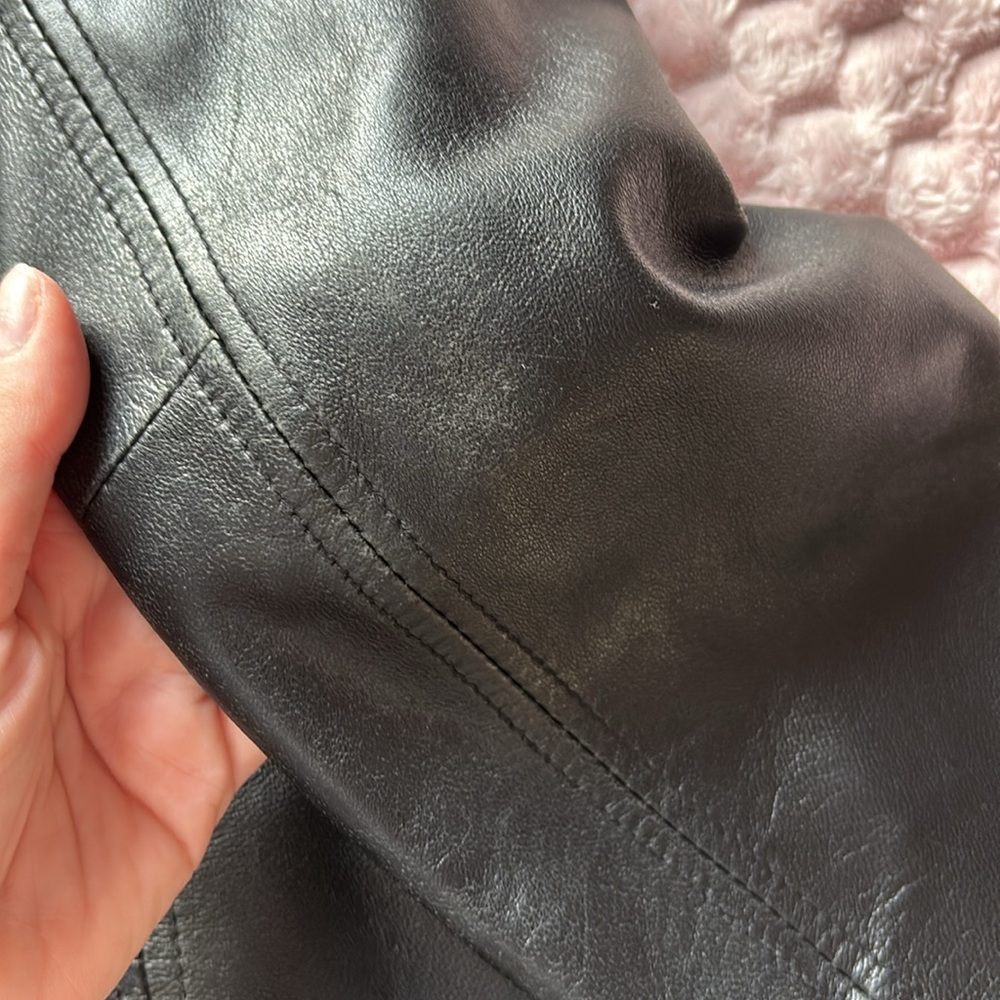 Leather jacket - Picture 7 of 8